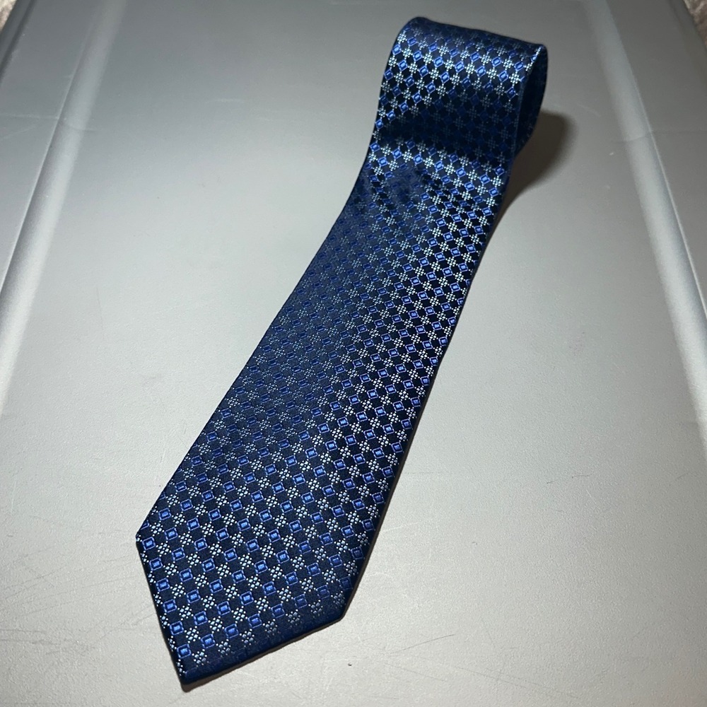 Stafford Mens Blue Geometric Diamond Silk Necktie Hand Made Classic Tie
